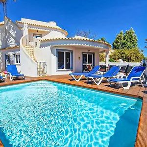 Crispa Villa
